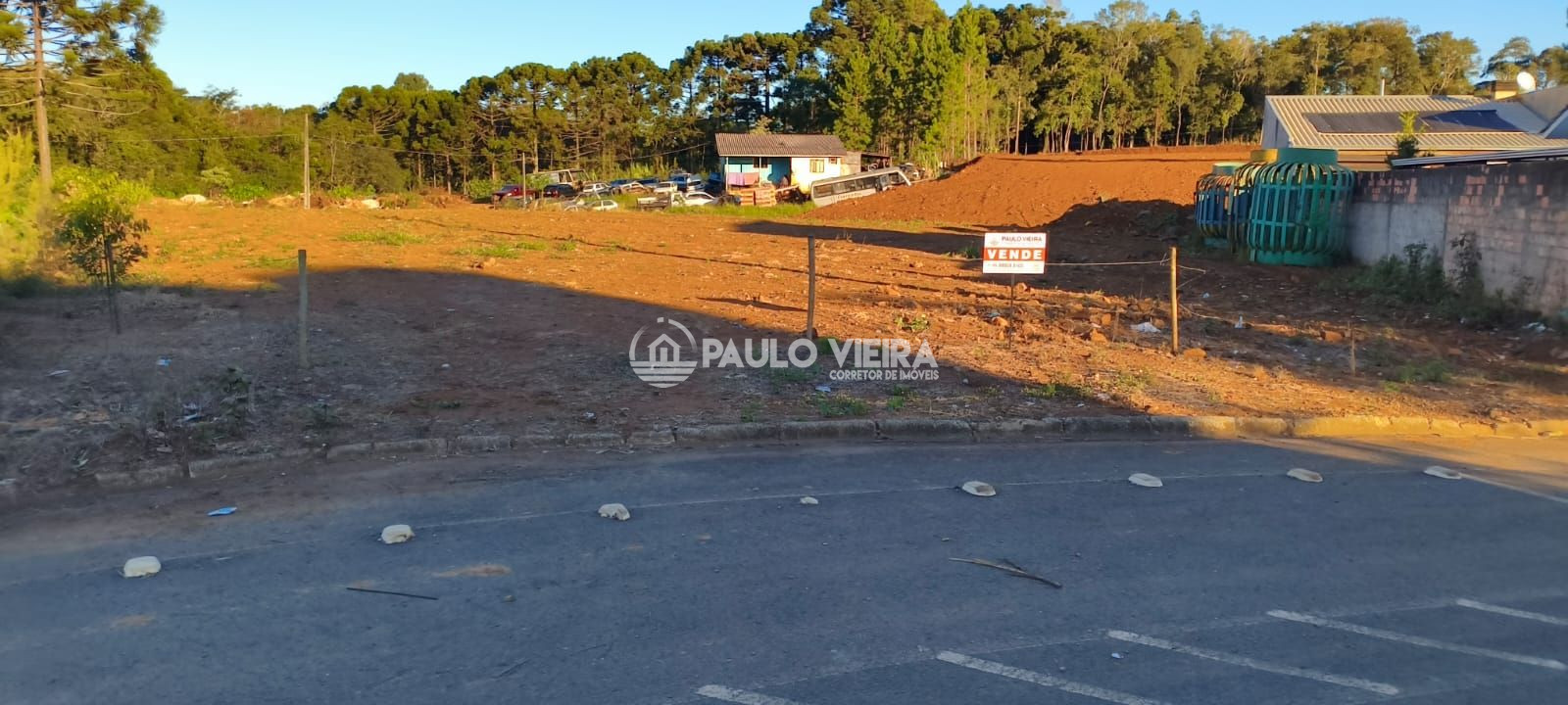 LOTE AMPLO DE 1.250,40 M²