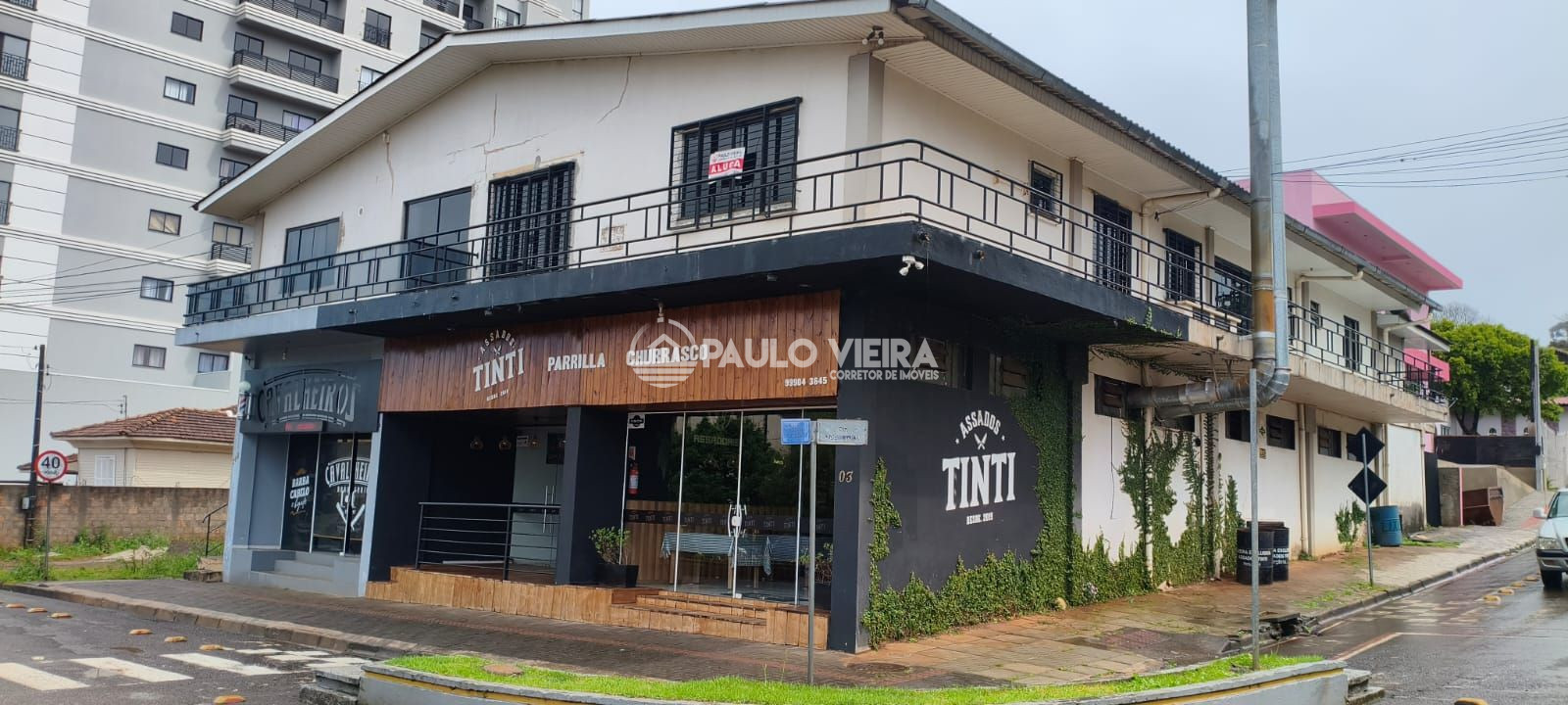 APARTAMENTO AMPLO NO CENTRO SEM CONDOMÍNIO 