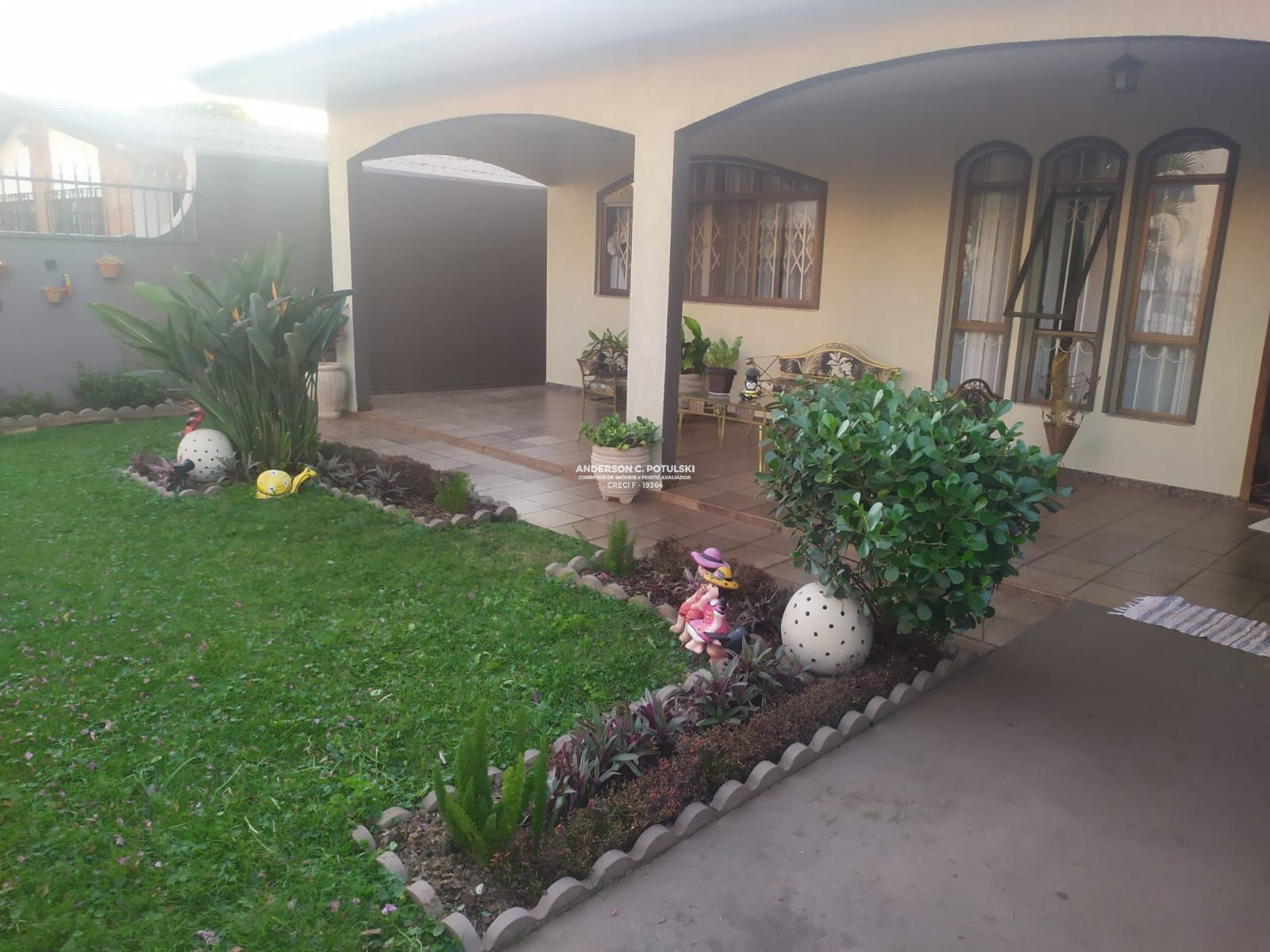 CASA COM 4 QUARTOS