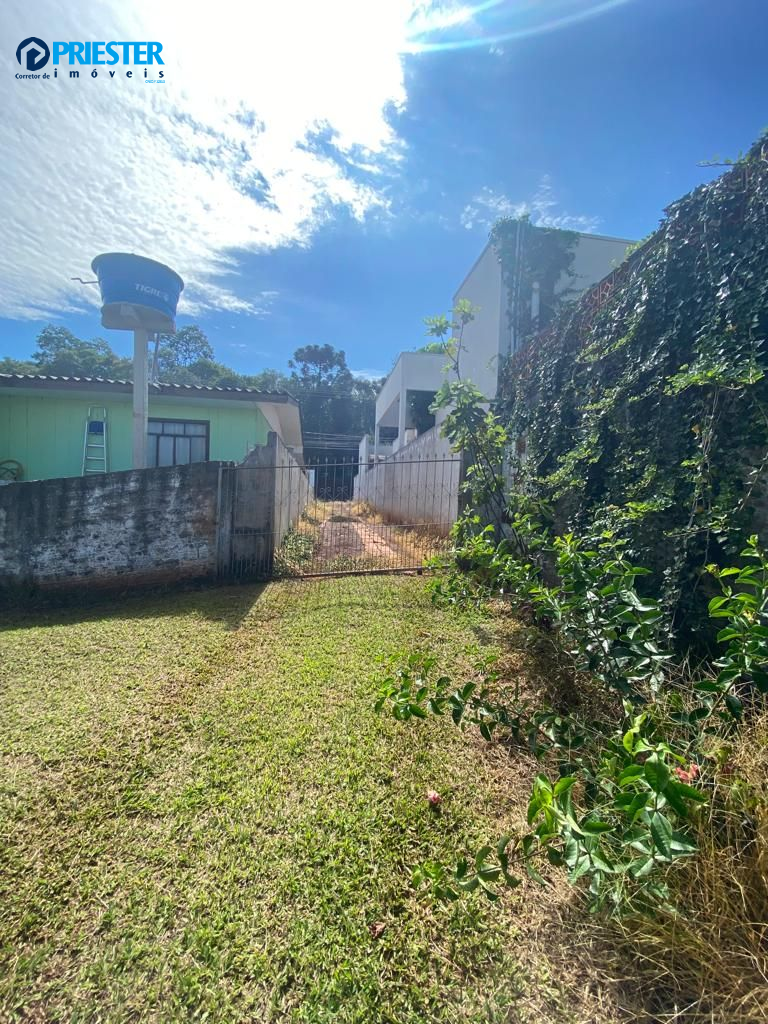 Linda casa localizada na Água Branca 