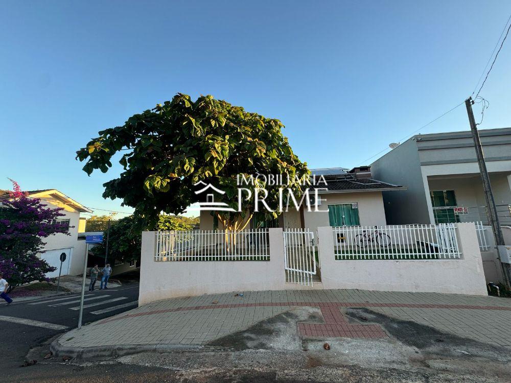 Casa à venda no bairro Jardim Floresta