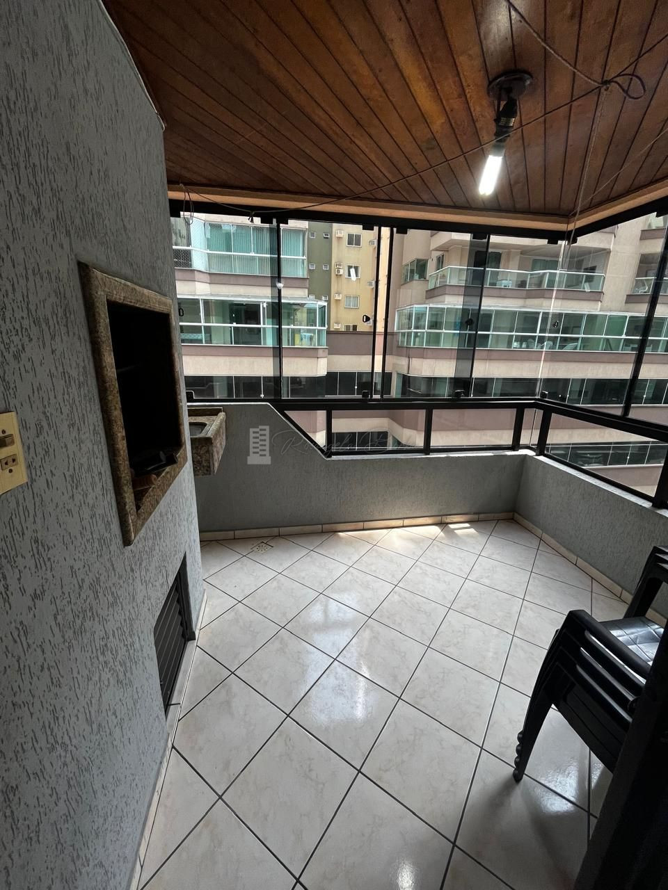 APARTAMENTO 2 DORMITRIOS, CLIMATIZADO, 290 METROS DO MAR, MEIA PRAIA