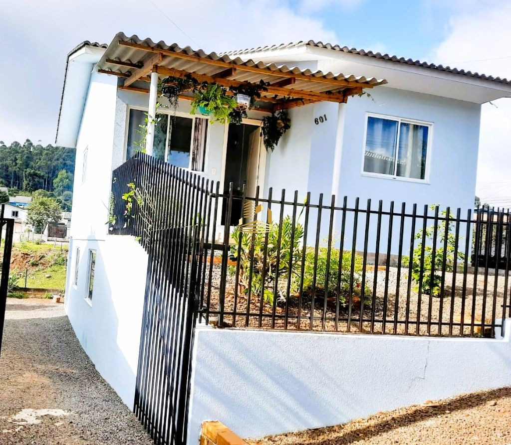 Linda casa de dois pisos