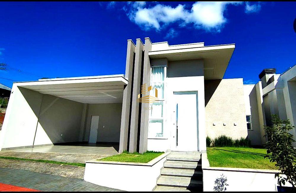 LINDA CASA COM OTIMA LOCALIZAÇÃO A VENDA 