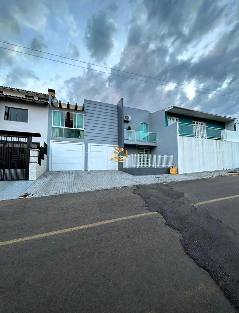 LINDA CASA A VENDA NO LOTEAMENTO MENEGHETTI