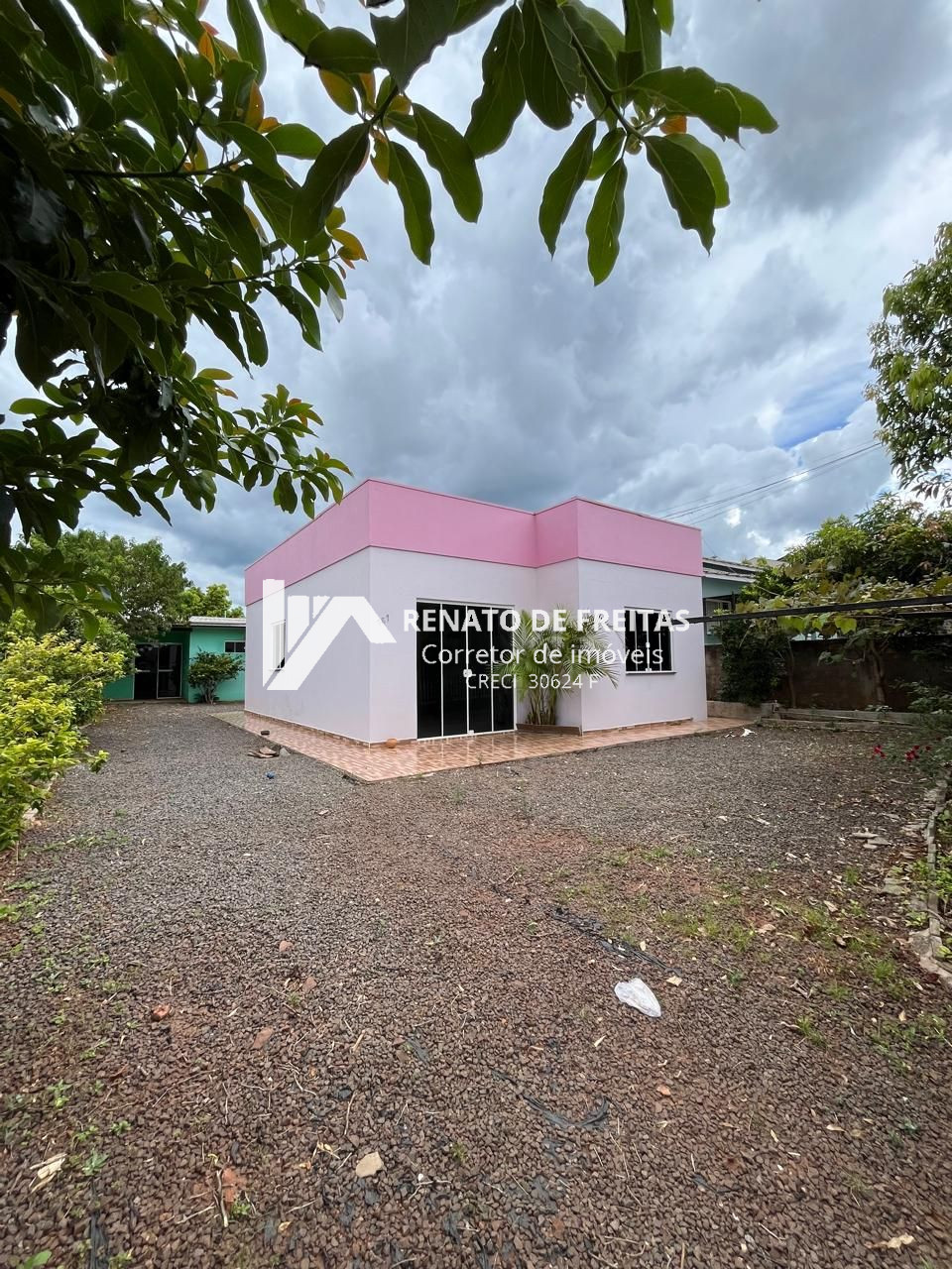 Terreno com duas casas