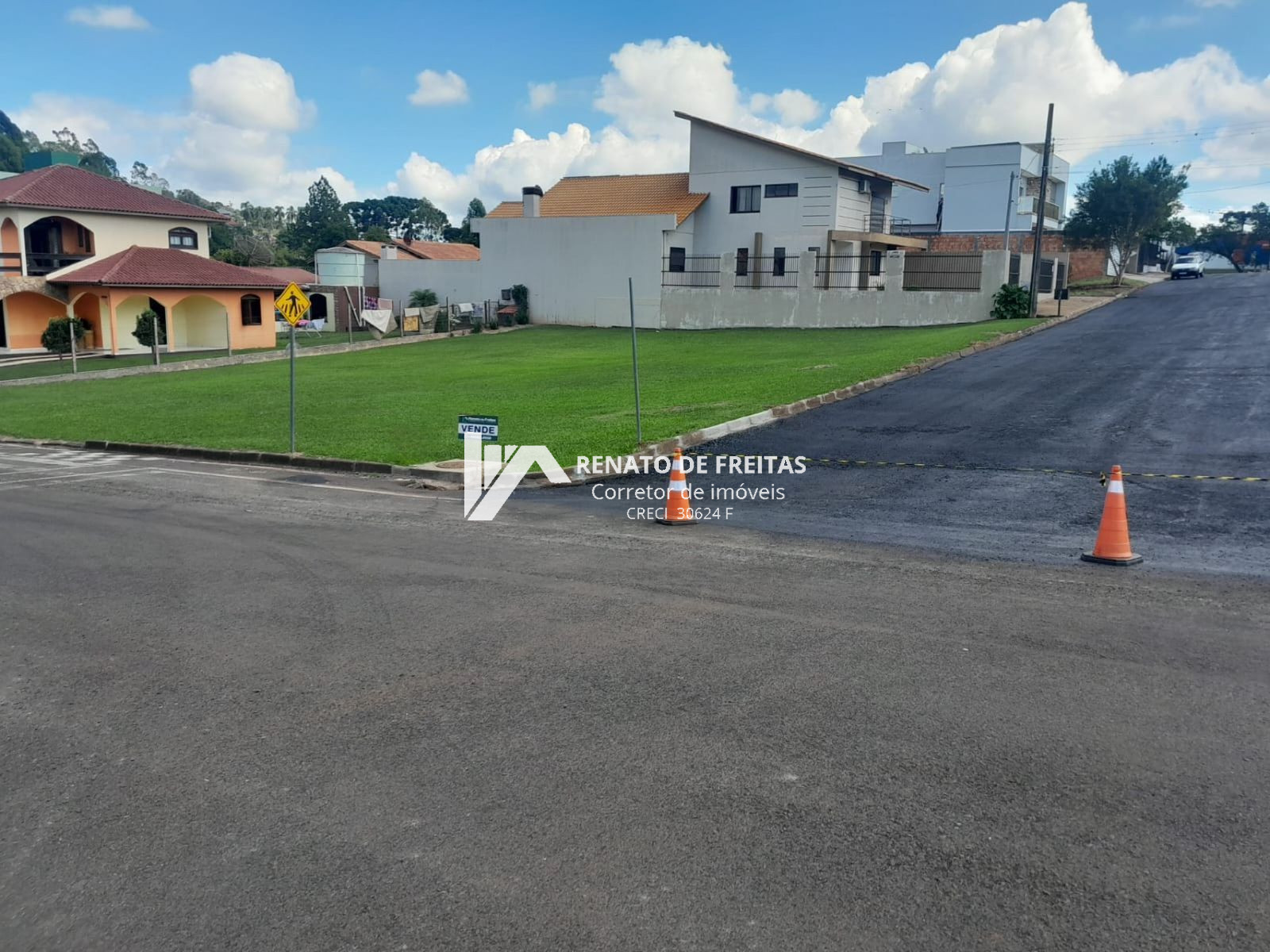 Terrenos com ótima localização 