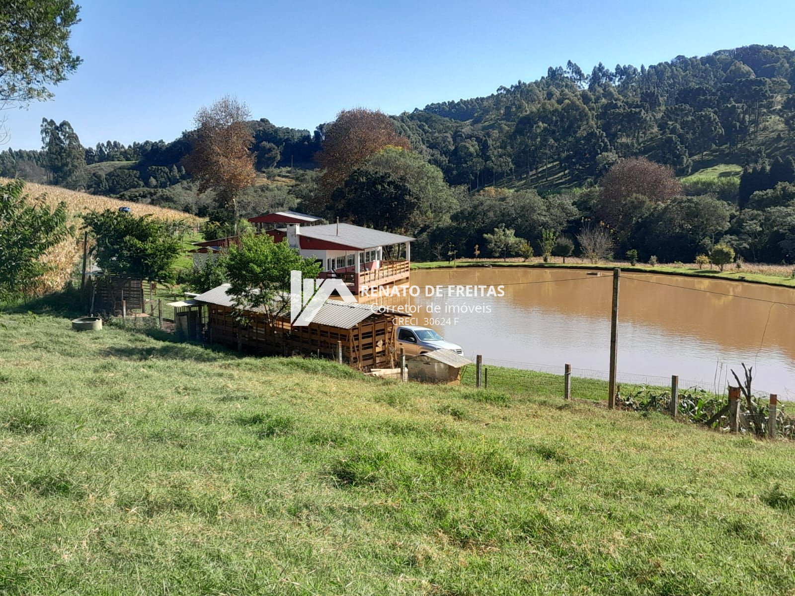 Área de terra com sede 