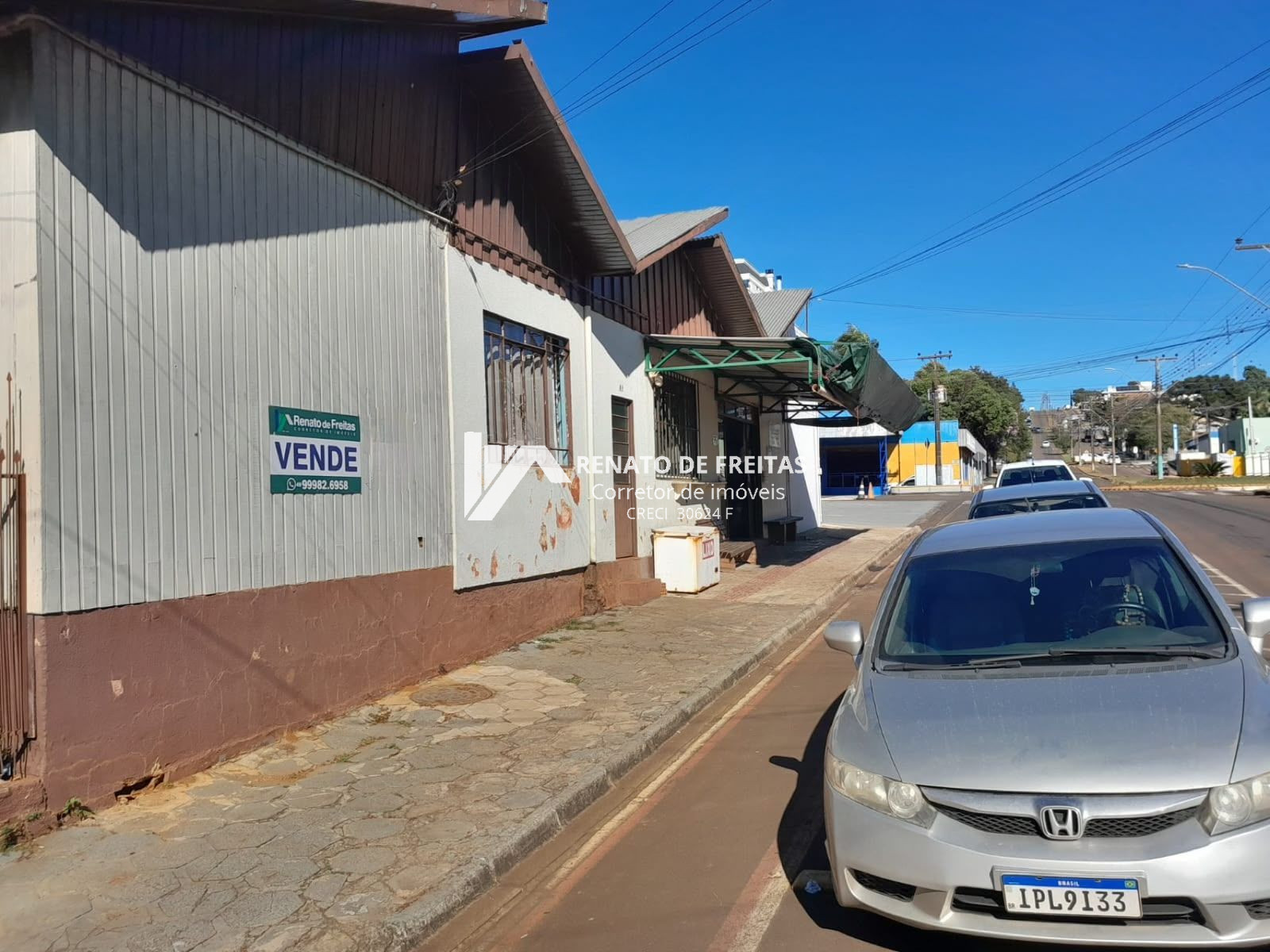 PONTO COMERCIAL E MORADIA