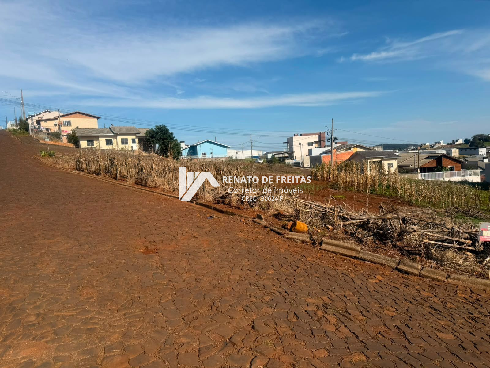TERRENO DE ESQUINA