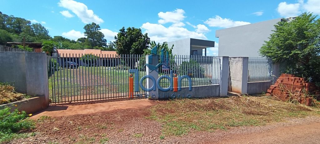 TERRENO A VENDA COM EDCULA DE FESTAS NOS FUNDOS