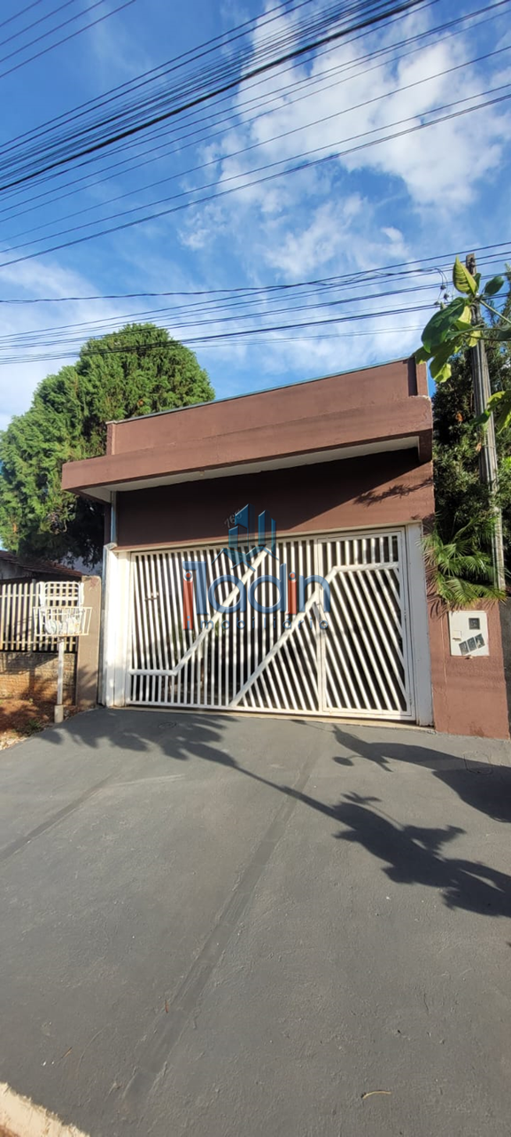 EXCELENTE CASA A VENDA COM 3 QUARTOS E COZINHA PLANEJADA NO JARDIM COOPAGRO