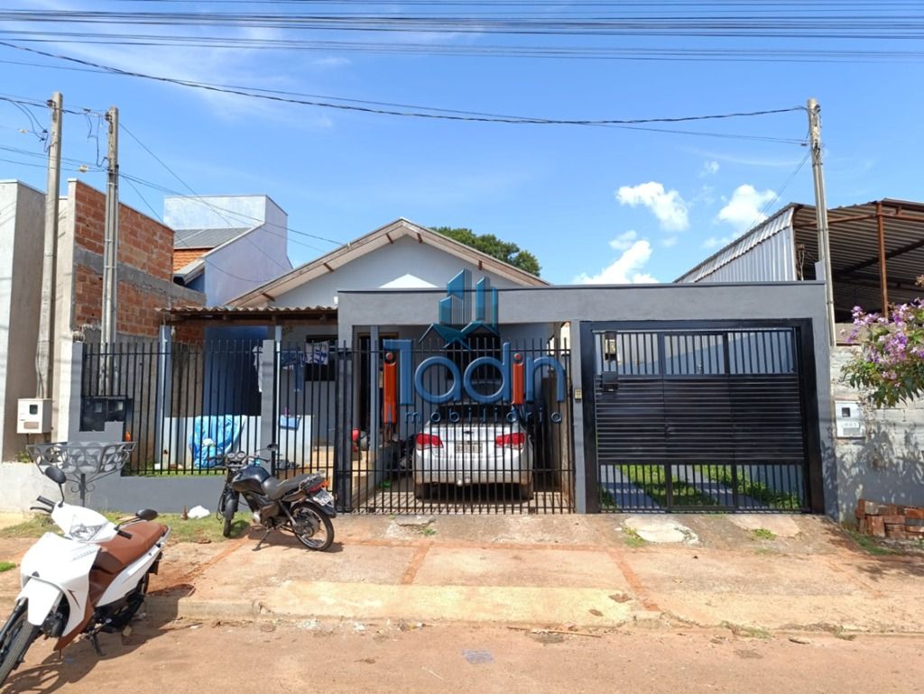 DUAS CASAS A VENDA NO MESMO LOTE