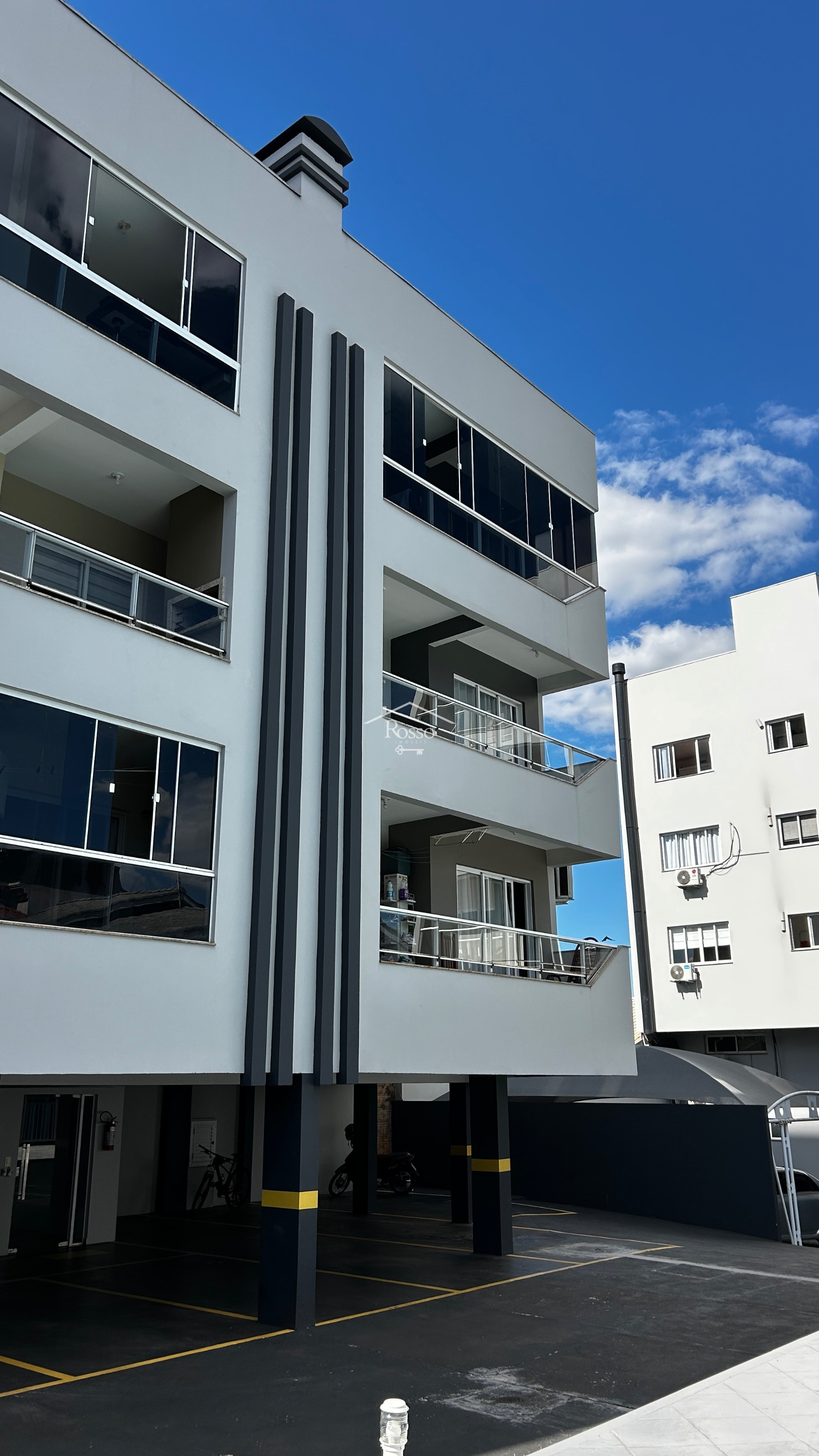 APARTAMENTO TODO MOBILIADO NO CENTRO