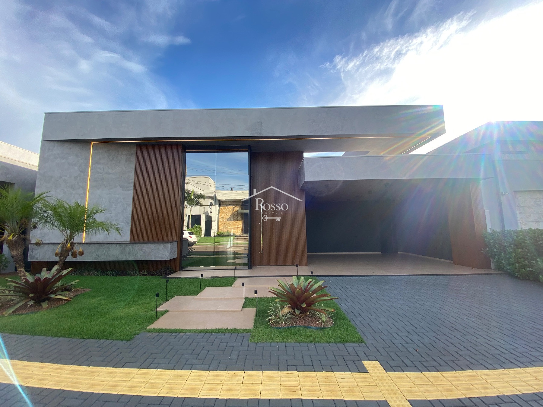 Casa de Alto Padrão em Condomínio