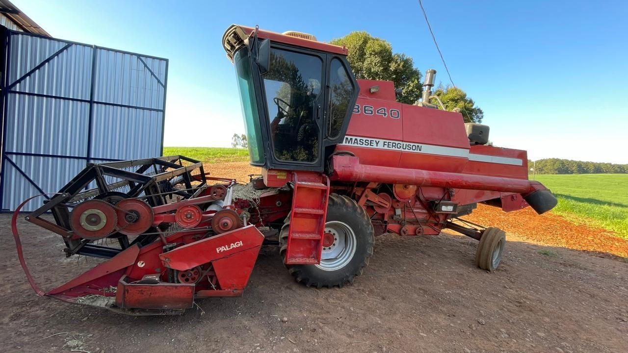 COLHEITADEIRA MASSEY FERGUNSON 3640