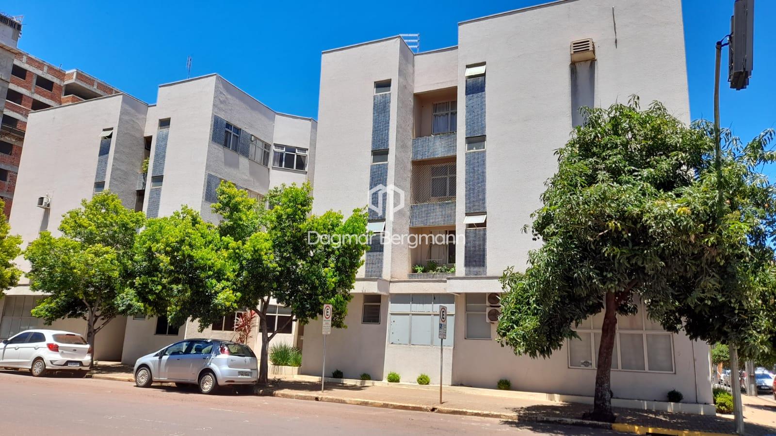 APARTAMENTO AMPLO NO CENTRO DE TOLEDO-PR