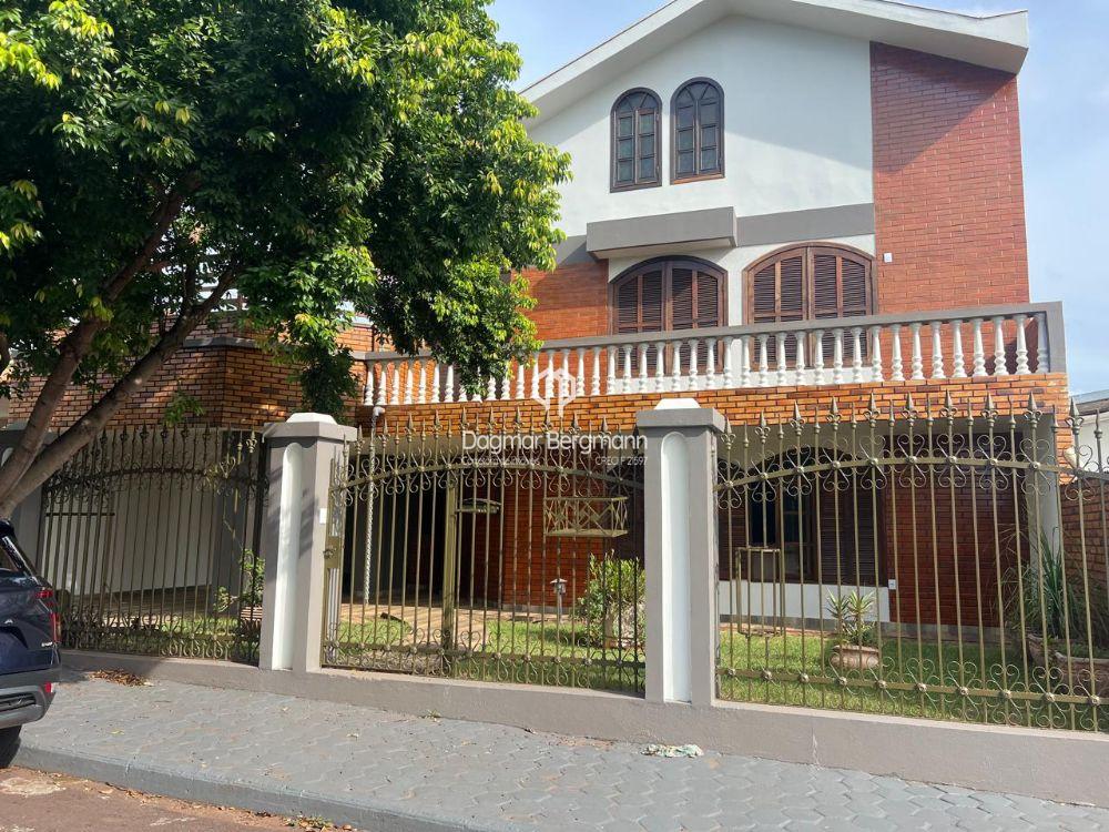 SOBRADO (TRIPLEX) COM 04 QUARTOS NA VILA INDUSTRIAL