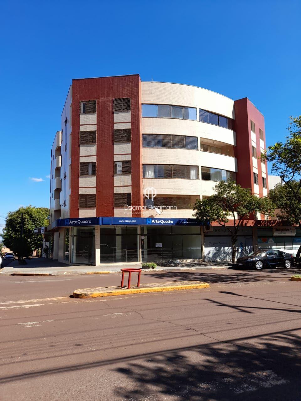 APARTAMENTO COM SUTE + 02 QUARTOS NO CENTRO