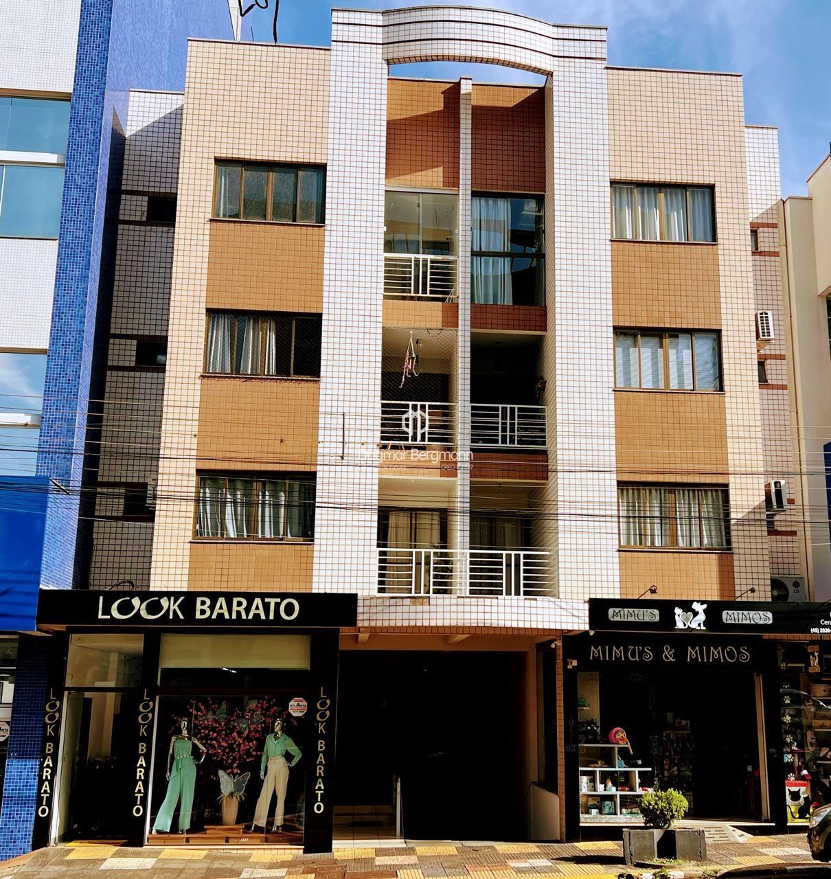 - - APARTAMENTO COM 02 QUARTOS NO CENTRO - - 