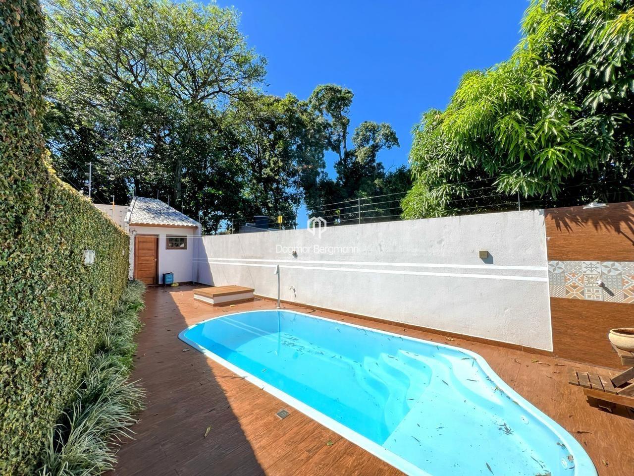 SOBRADO SEMI MOBILIADO NO JARDIM PANCERA