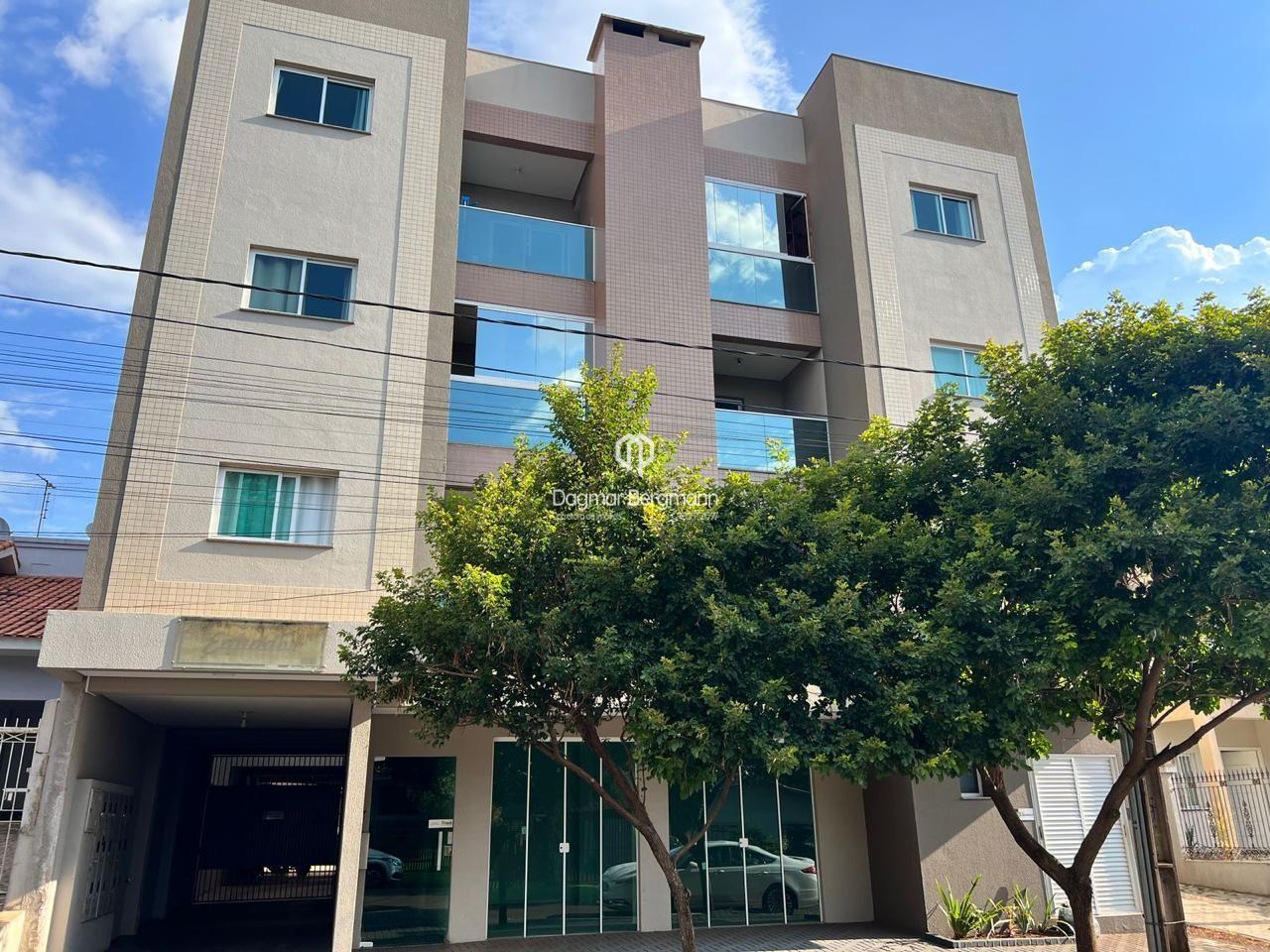 APARTAMENTO COM 02 QUARTOS NO GISELA