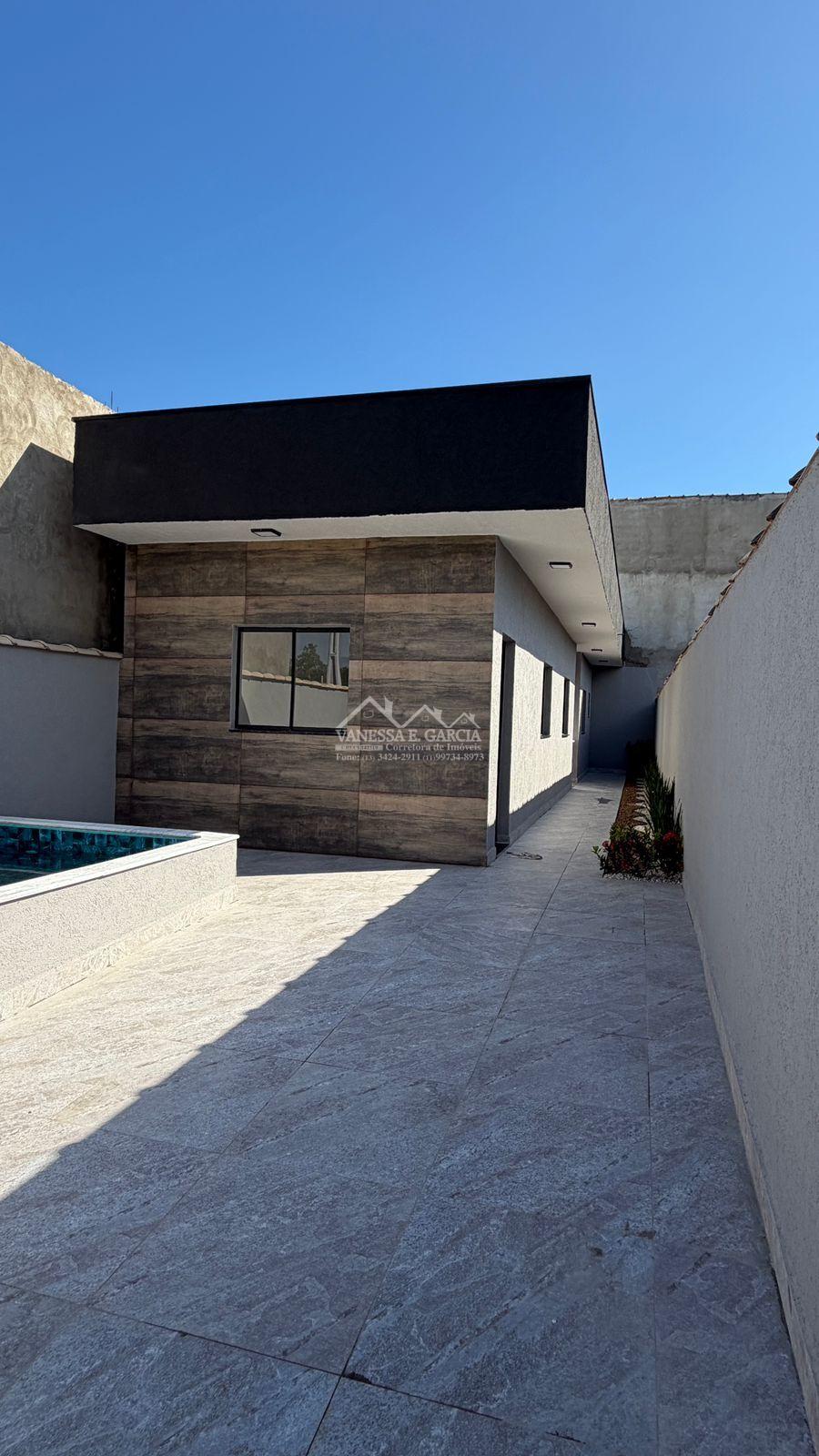 CASA LINDA pronta para morar em Itanhaém Pertinho da Pista ( lado Serra) piscina