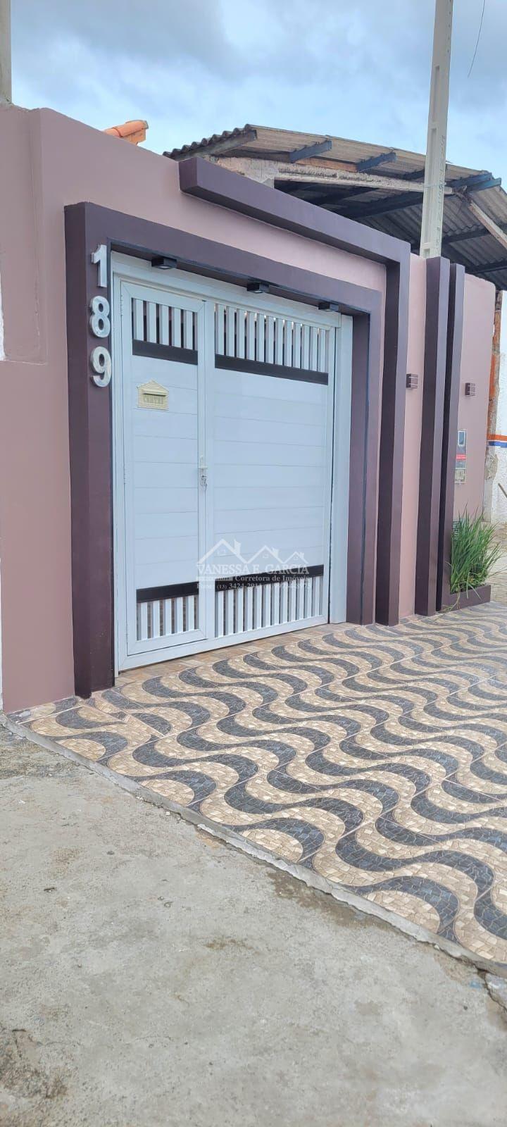  Belíssima Casa na Cidade de Itanhaém. Bairro Campos Elíseos 50 MTS.700 MIL