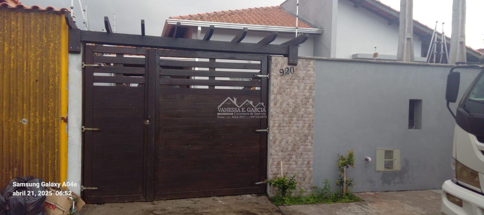 Casa Lote Inteiro (10x30) - Mongaguá /SP.