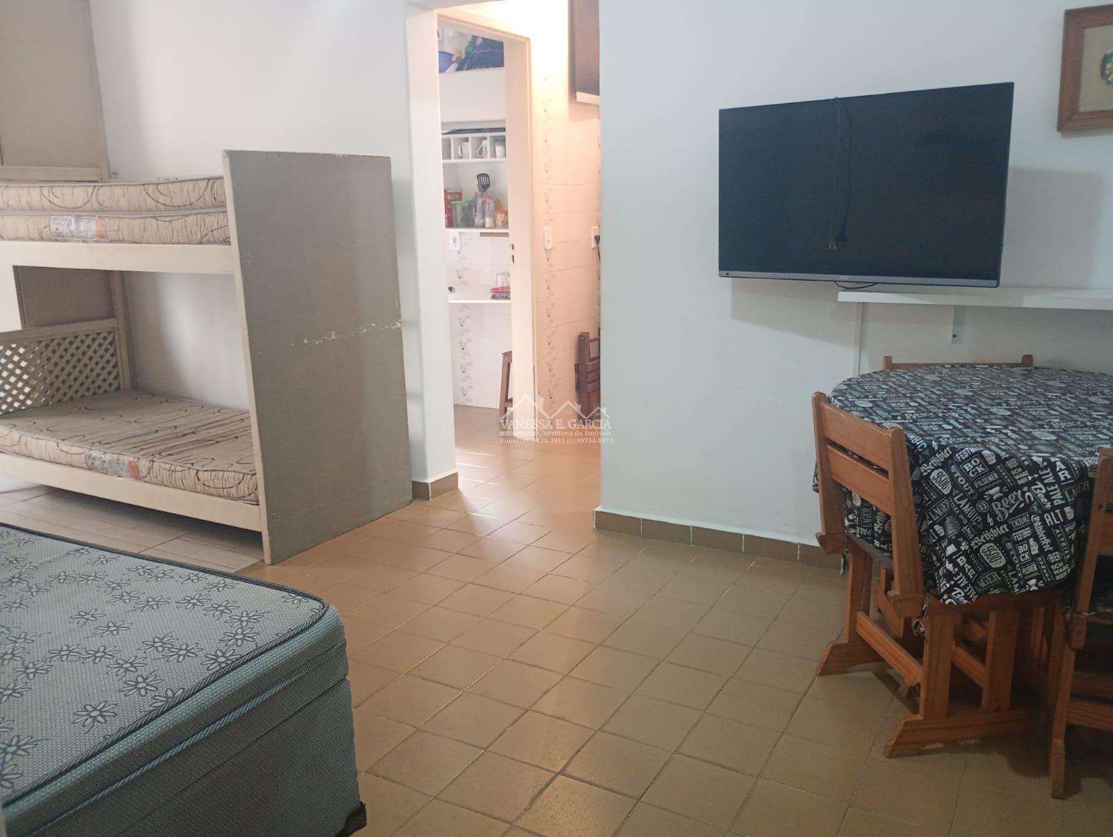 Casa com piscina, lado praia (550 mts de distancia da praia), rua pavimentada