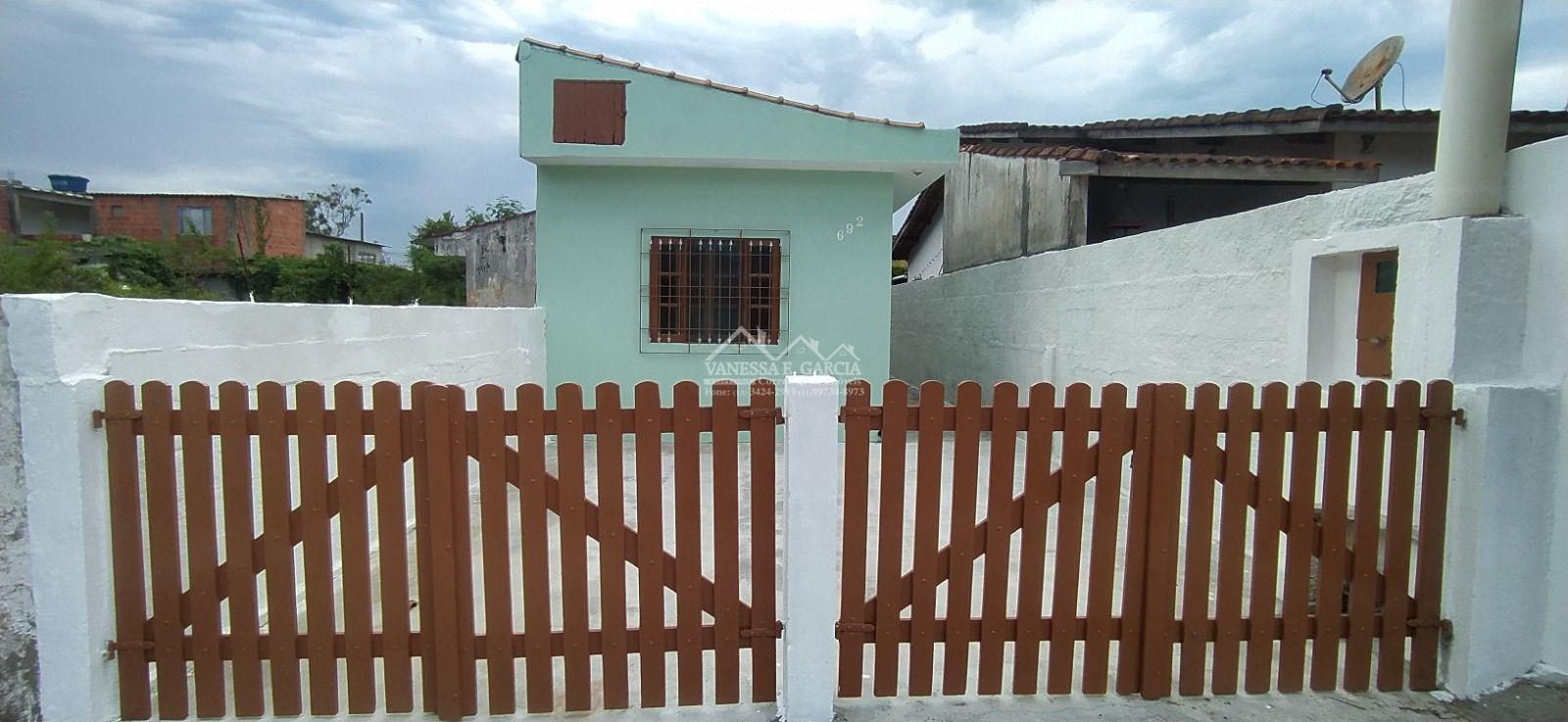 Belíssima Casa na Cidade de Itanhaém, (lado serra) 700 mts da Pista.💰215.000,00