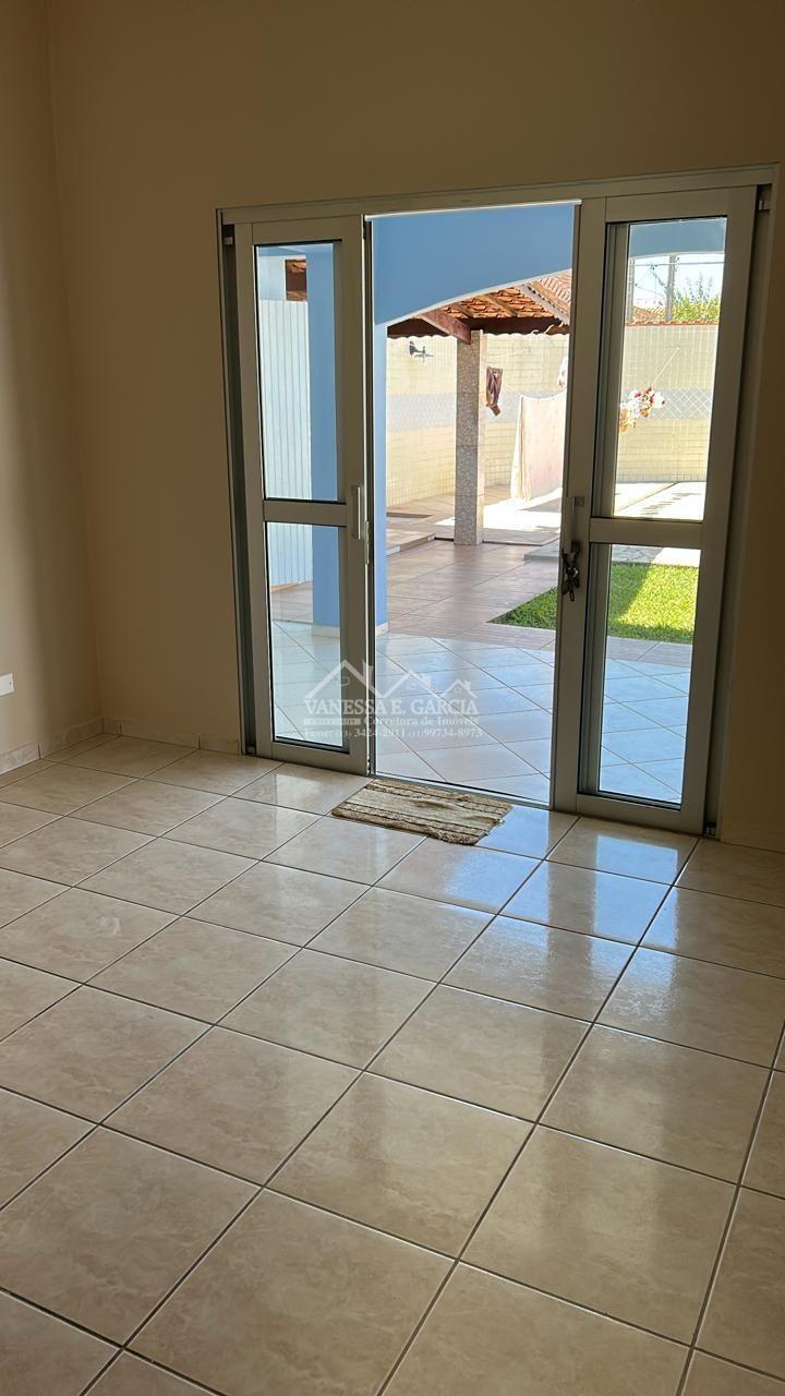 CASA À VENDA PRAIA GRANDE - SP 200 Metros da Praia🏖️  Casa com piscina