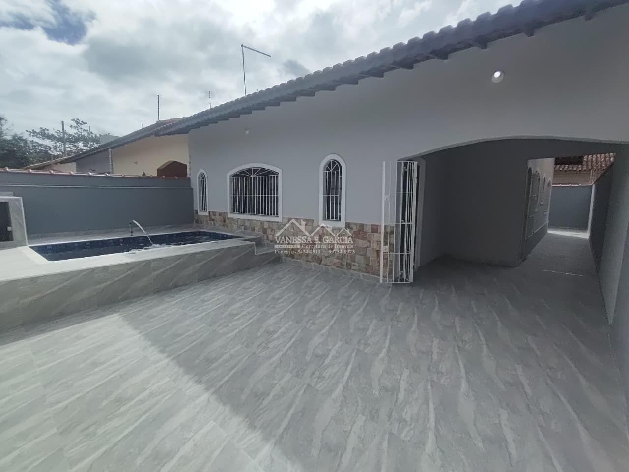 Belíssimo casa na Cidade Mongaguá ( lado praia) 150 mts da Praia 💰920.000,00