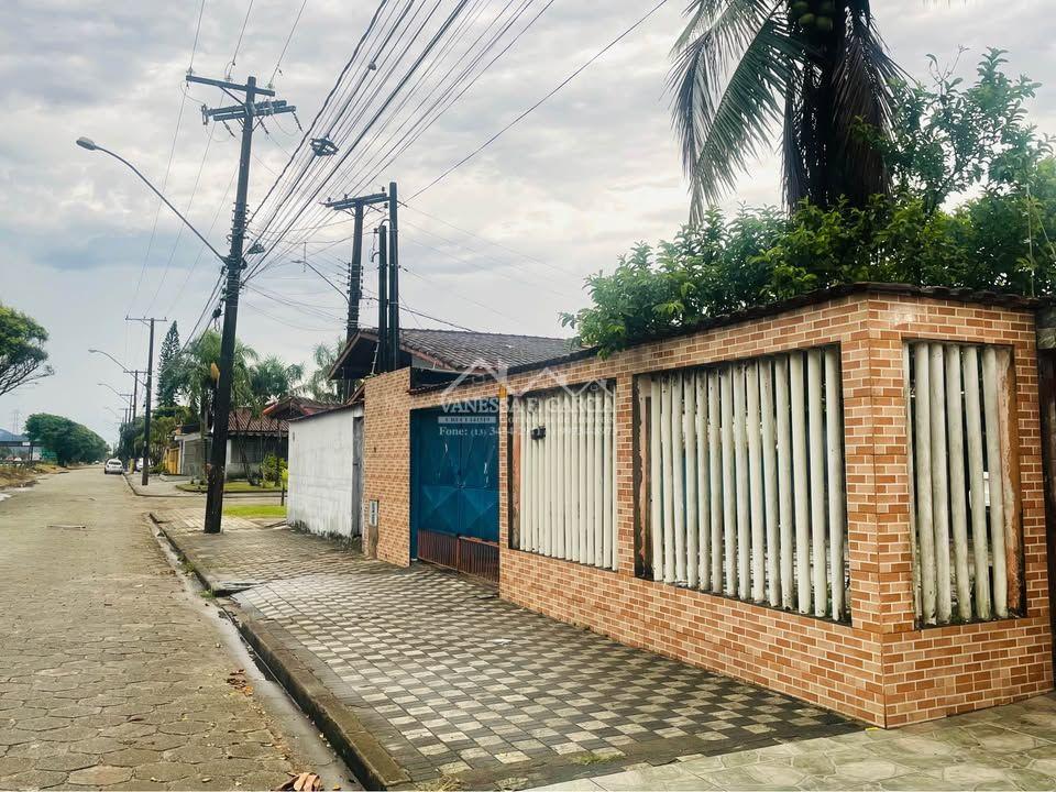 Casa nova, belíssima e com piscina na Cidade de Itanhaém.